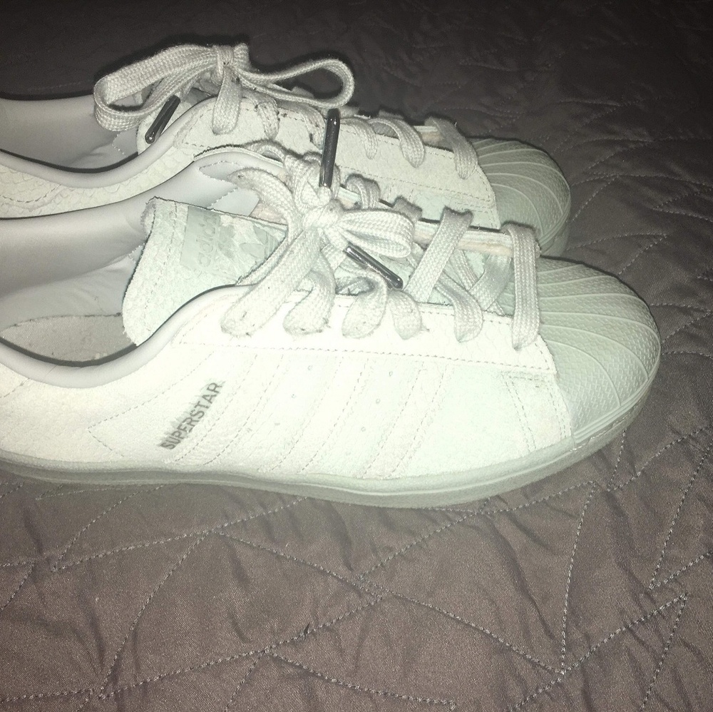 Adidas superstars
